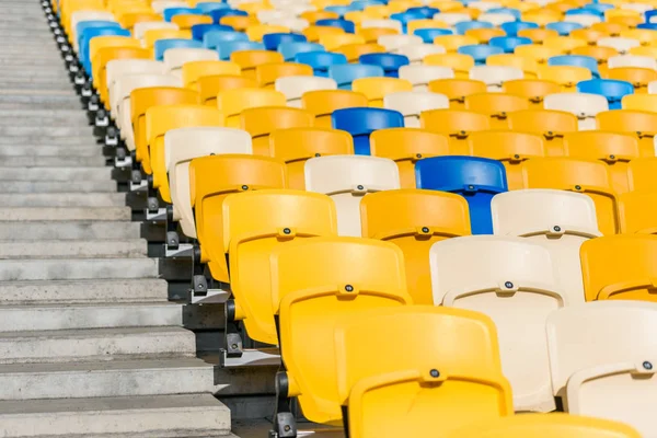 Deretan kursi stadion — Stok Foto