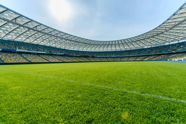 Panoramiczny widok na boisko do piłki nożnej — Zdjęcie stockowe