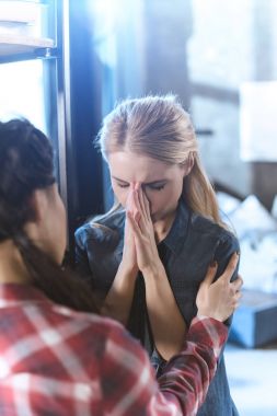 kız arkadaşı depresyon yardımcı kadın