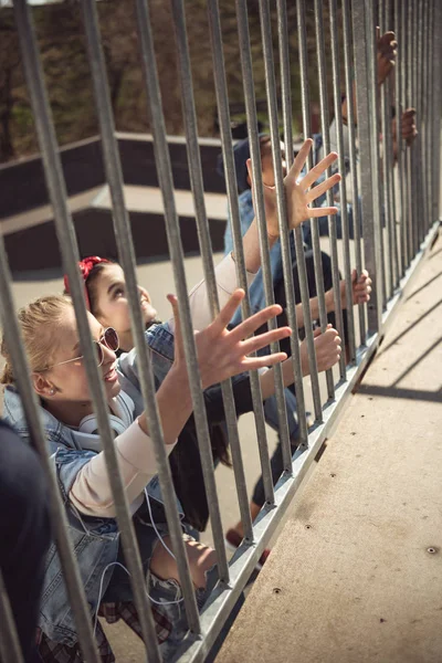 Skupina teenagerů baví — Stock fotografie zdarma