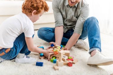 Baba ve oğul Oluşturucu ile oynamak 