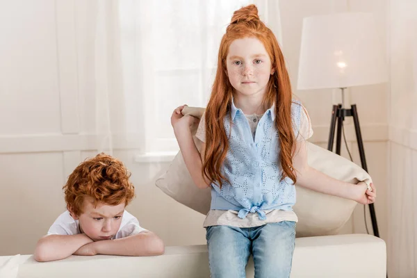 Redhead siblings together — Stock Photo, Image