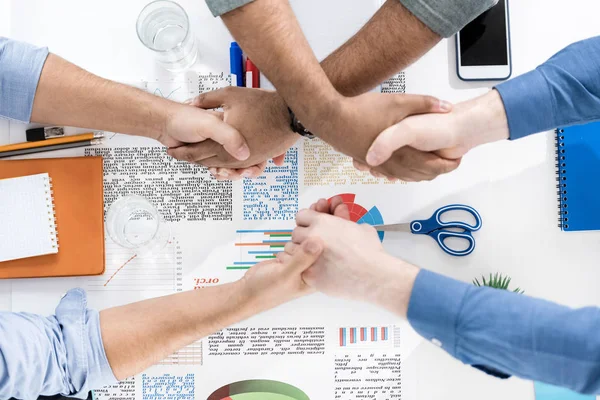 Businessmen shaking hands — Stock Photo, Image