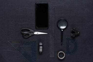 Smartphone ile çeşitli Ofis Gereçleri