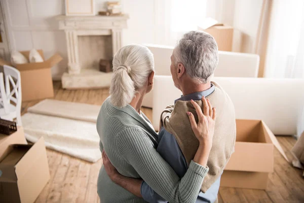 Couple hugging each other — Stock Photo, Image