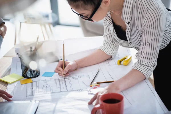 Young asian businesswoman — Stock Photo, Image