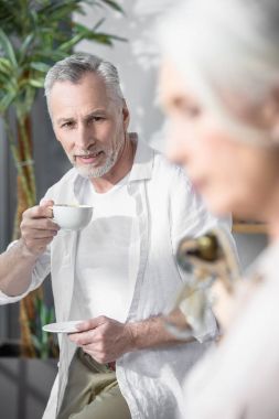 Üst düzey işadamı kadın meslektaşım arıyorum