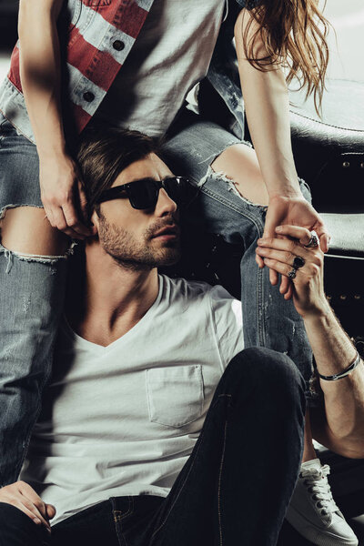 молодая влюбленная пара 