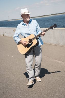 Komuta sizde gitar ile 