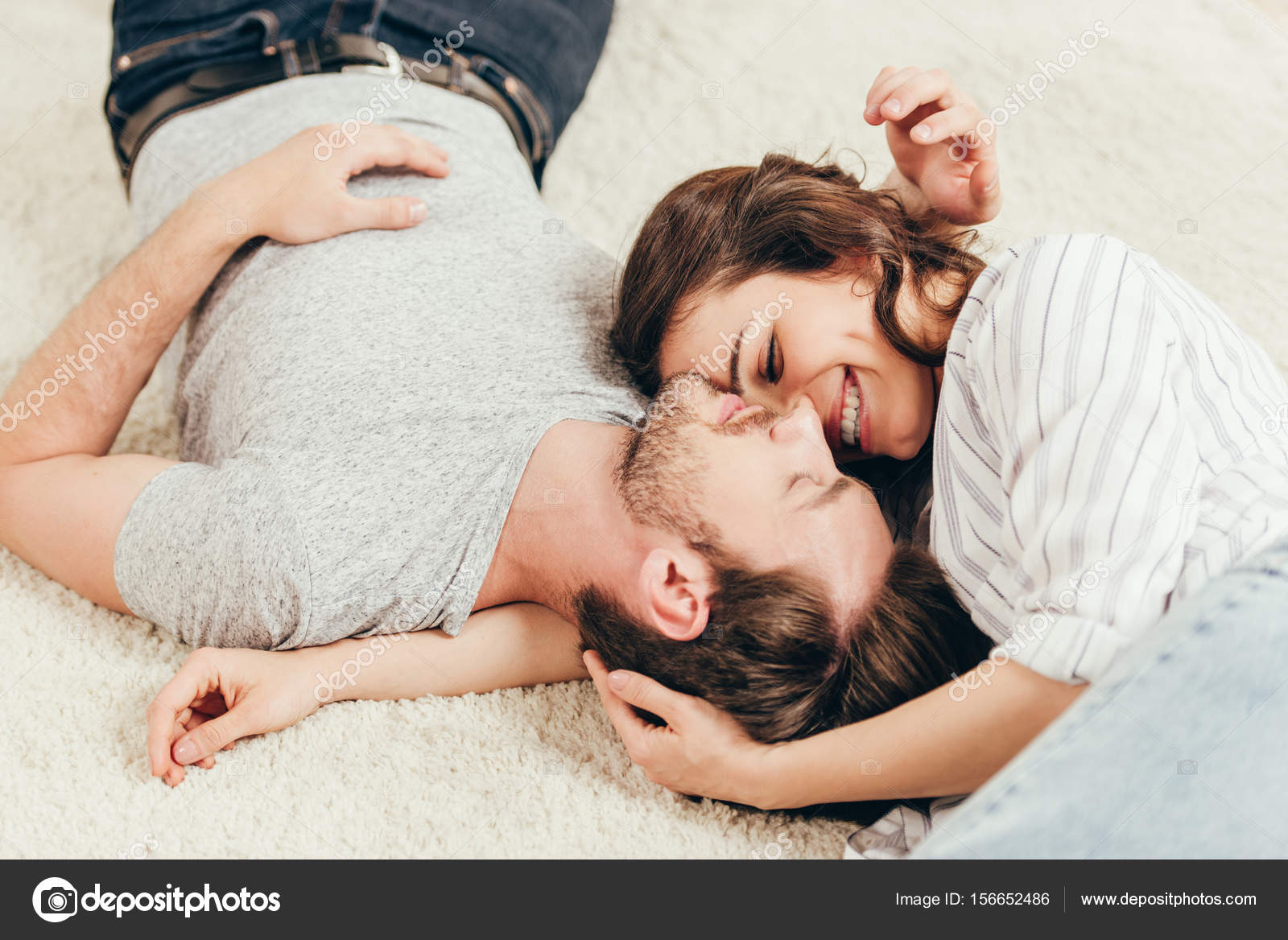 Couple Calin Images Libres De Droit Photos De Couple Calin Depositphotos Couple Calin Images Libres De Droit Photos De Couple Calin Depositphotos