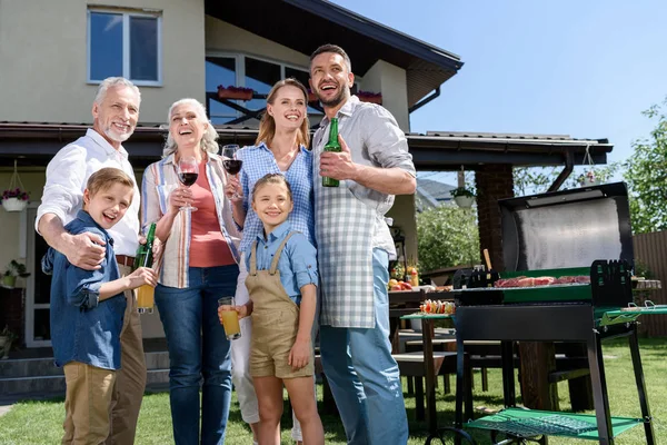Family having barbecue together — Stock Photo, Image