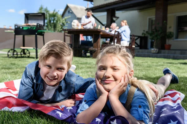 Familie vieren 4 juli — Stockfoto