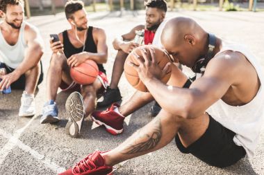 çok ırklı basketbol takımı