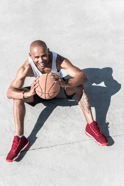 African american basketball player — Free Stock Photo