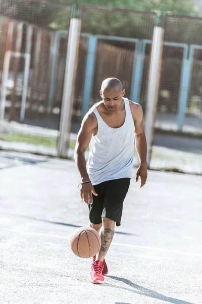 African american basketball player — Free Stock Photo