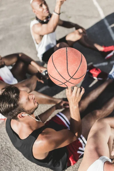 Multi-etnisch basketbalteam — Stockfoto