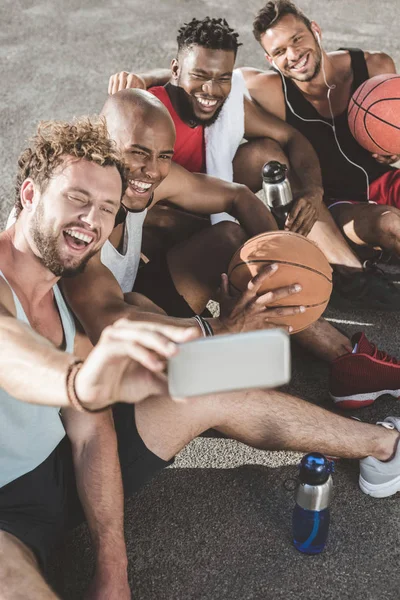 Selfie of basketball players — Stock Photo, Image