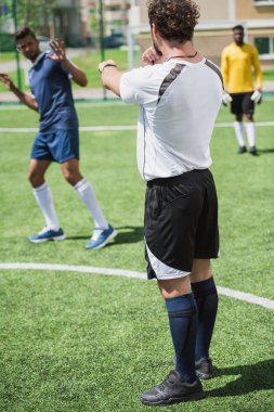 çok ırklı futbolcular