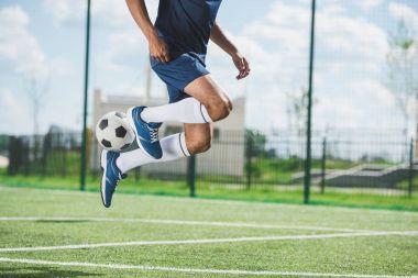 Top futbol oyuncusu