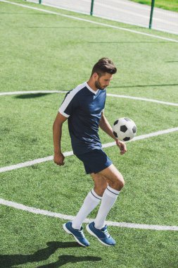 Top futbol oyuncusu