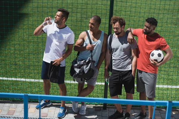 Multicultural soccer team — Stock Photo, Image