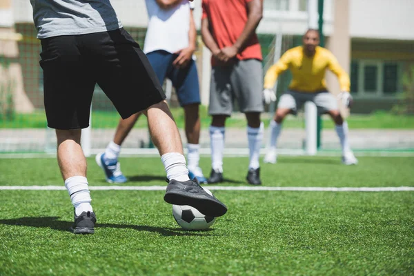 Soccer players at pitch — Stock Photo, Image