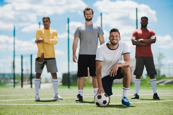 Multiethnic soccer team — Stock Photo, Image