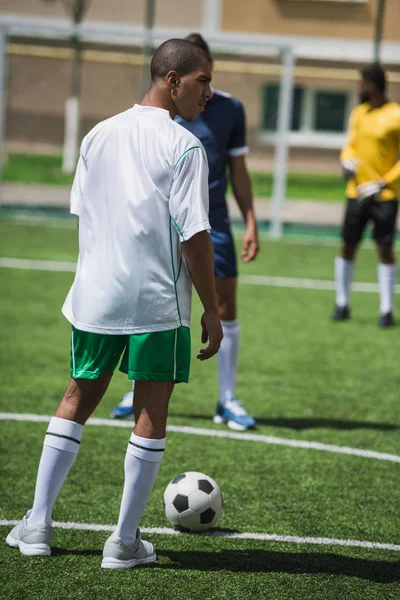Soccer players at pitch — Stock Photo, Image