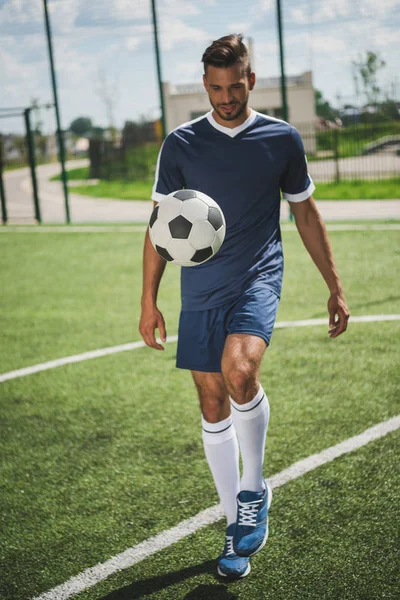 Soccer player with ball — Stock Photo, Image