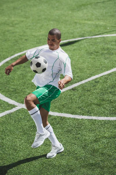 Jugador de fútbol afroamericano — Foto de Stock