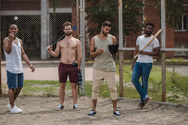 Jugadores multiétnicos de béisbol — Foto de Stock