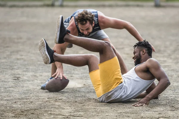 Joueurs de basket multiethniques — Photo