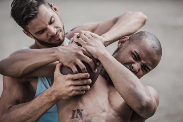 Jogadores de basquete multiétnicos — Fotografia de Stock