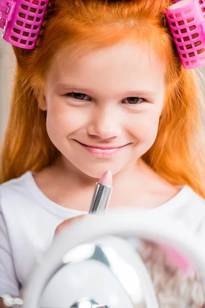 Menina com batom — Fotografia de Stock Grátis