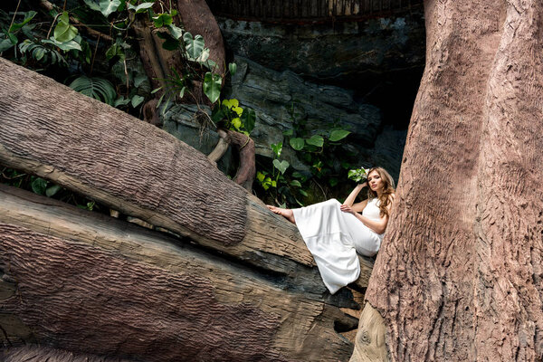 красивая молодая невеста