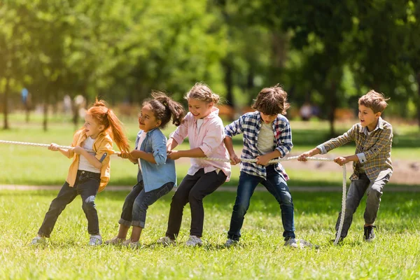 Tug of war — Stock Photo, Image