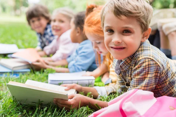 Reading — Stock Photo, Image