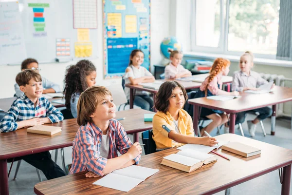 Concentrated kids in class — Stock Photo, Image