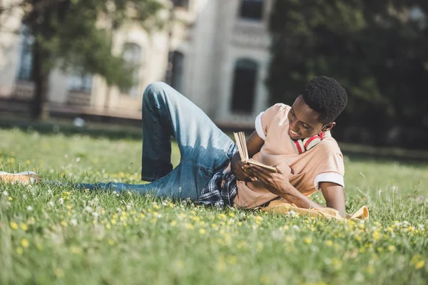 Afro-americano estudante — Fotografia de Stock