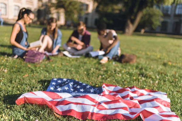 Foco seletivo da bandeira americana — Fotografia de Stock