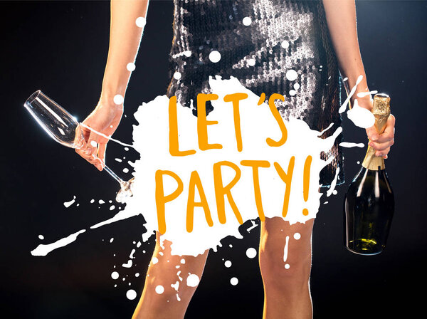 женщина держит бутылку шампанского
 