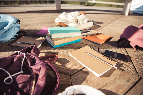 Books, backpacks and electronics — Stock Photo, Image