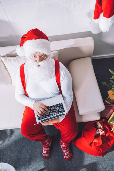 santa claus with laptop