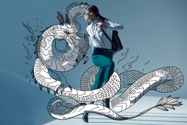 стильная хипстерша с драконом
