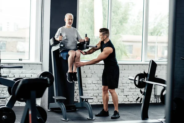 Senior sportsman working out — Stock Photo, Image