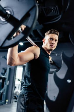 Sporcu kaldırma halter 