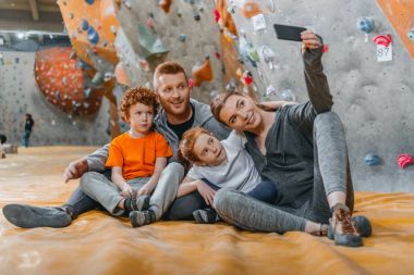 Aile alarak selfie vasıl jimnastik salonu