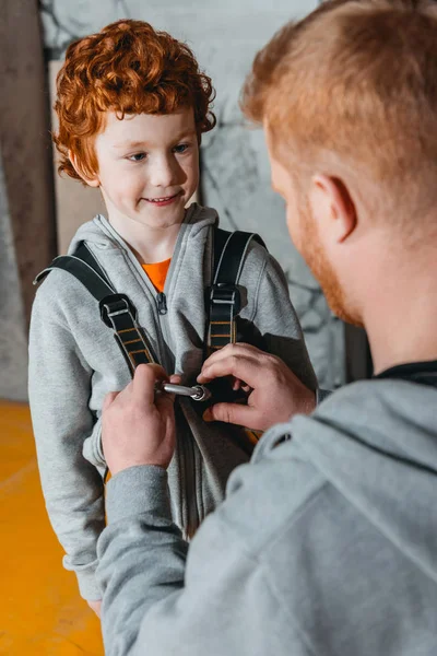 Emniyet kemeri baba sabitleme oğlu