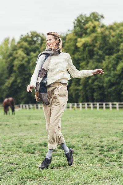 kadın sonbahar kıyafeti 