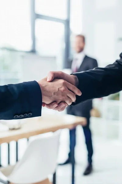 Shaking hands — Stock Photo, Image